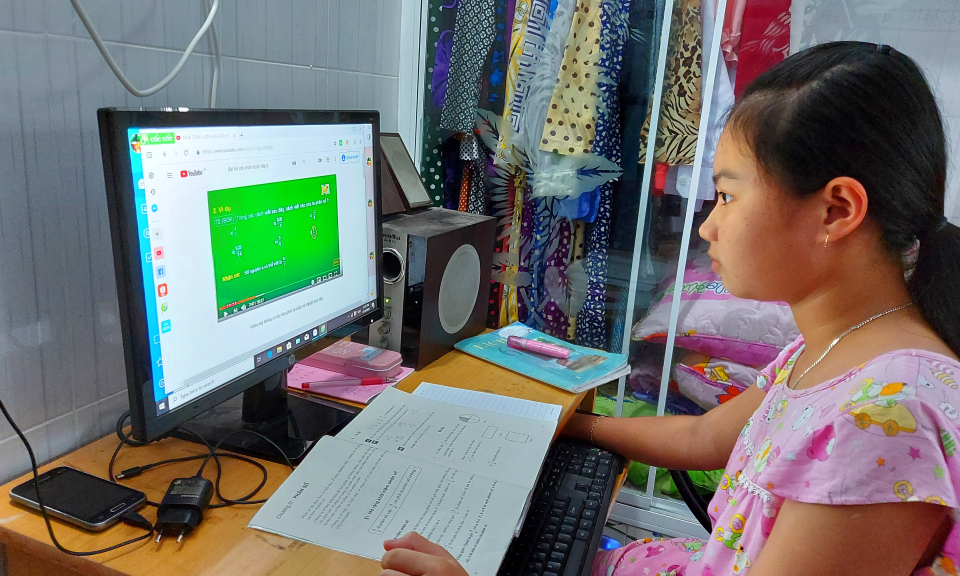 Cần Đước: Nhiều khó khăn trong việc dạy học online