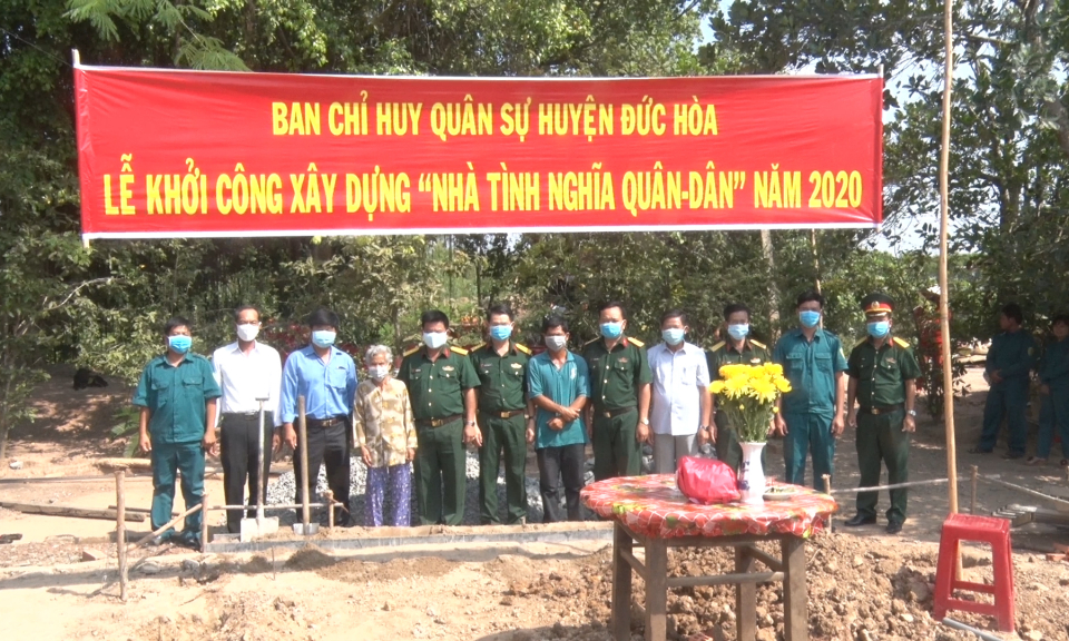 Đức Hòa: Khởi công nhà tình nghĩa Quân-Dân