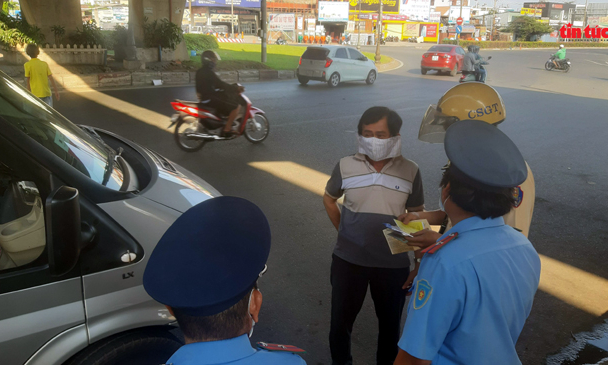 TP Hồ Chí Minh lập 10 chốt cửa ngõ thành phố để kiểm soát xe ra vào