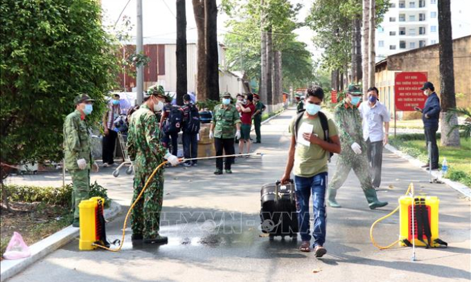 &#8216;Dấn thân&#8217; trên tuyến đầu chống dịch COVID-19