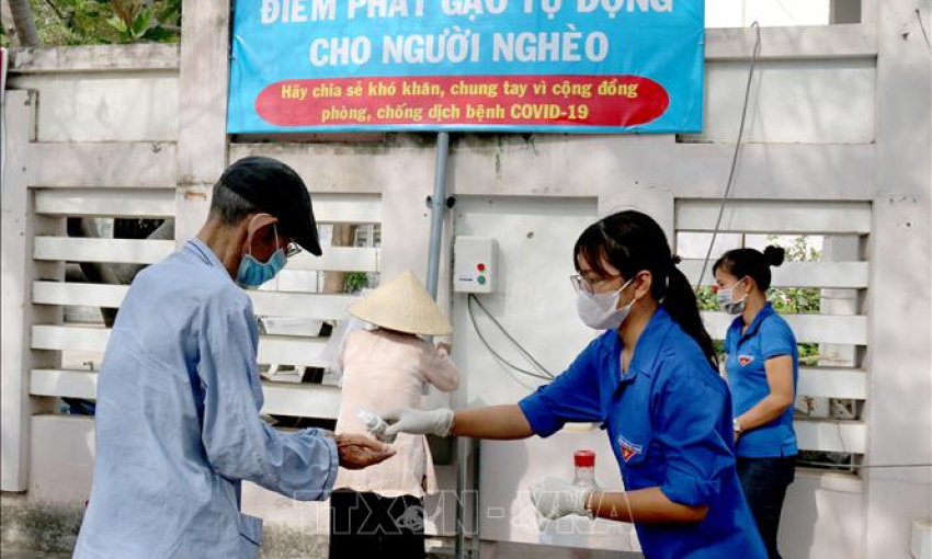 Thêm một &#8216;ATM gạo&#8217; nghĩa tình miễn phí ở Mũi Né, Phan Thiết