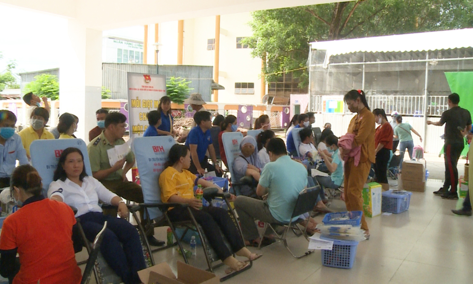 “Giọt máu đào chung tay phòng, chống dịch Covid-19”