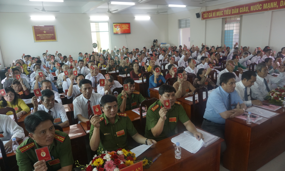 Đại hội Đảng bộ thị trấn Bến Lức, nhiệm kỳ 2020-2025 thành công tốt đẹp