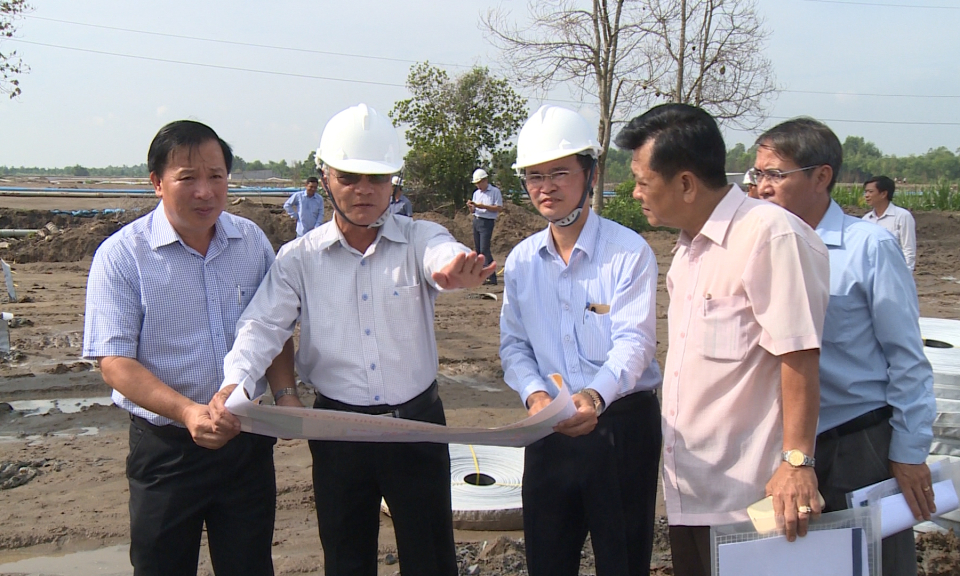 Lãnh đạo tỉnh kiểm tra công tác xây dựng hạ tầng khu công nghiệp Hựu Thạnh