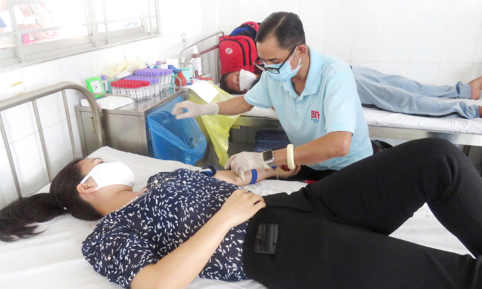 Cần Đước có 216 người tham gia hiến máu tình nguyện đợt II/2020