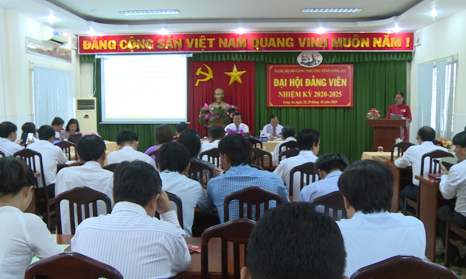 Ngày làm việc thứ nhất Đại hội Đảng bộ Sở Công thương lần thứ 3 nhiệm kỳ 2020 &#8211; 2025