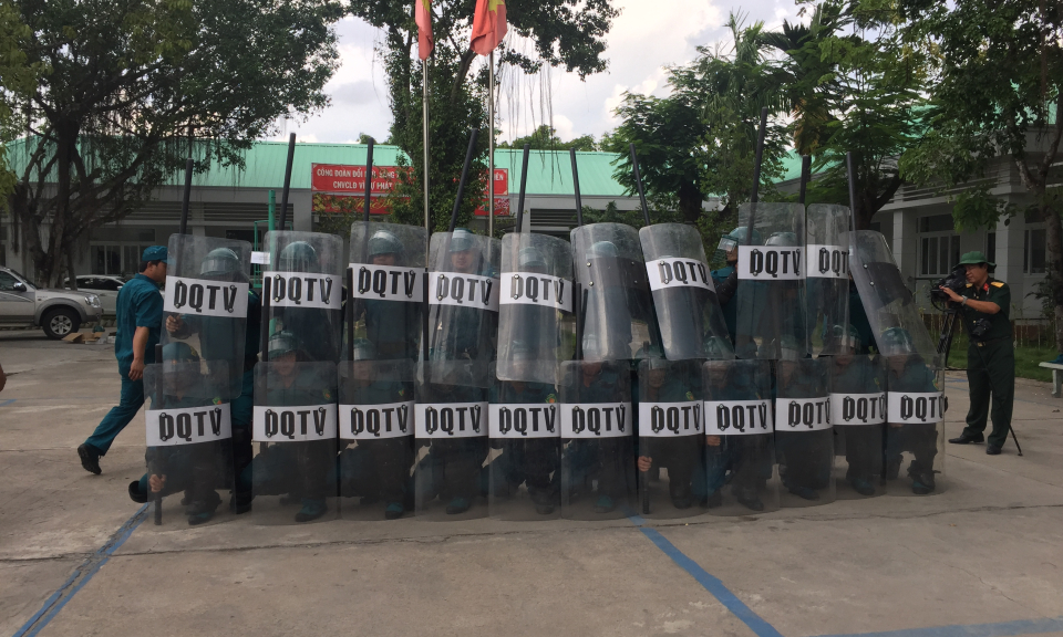 &#8220;Bức tường sắt&#8221; ở một doanh nghiệp