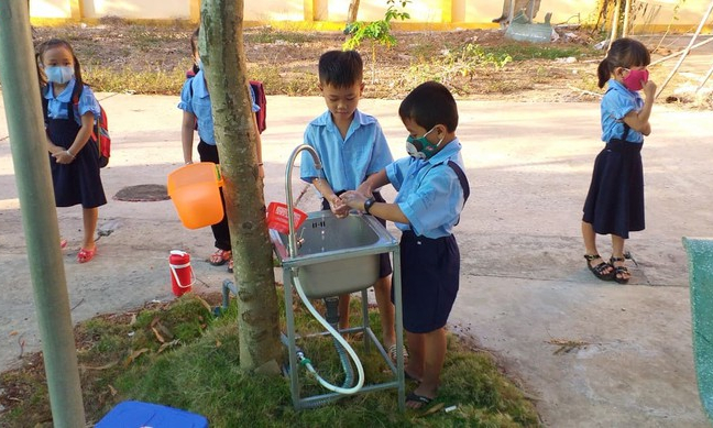 Học sinh tiểu học và mầm non nô nức trong ngày “tựu trường đặc biệt“