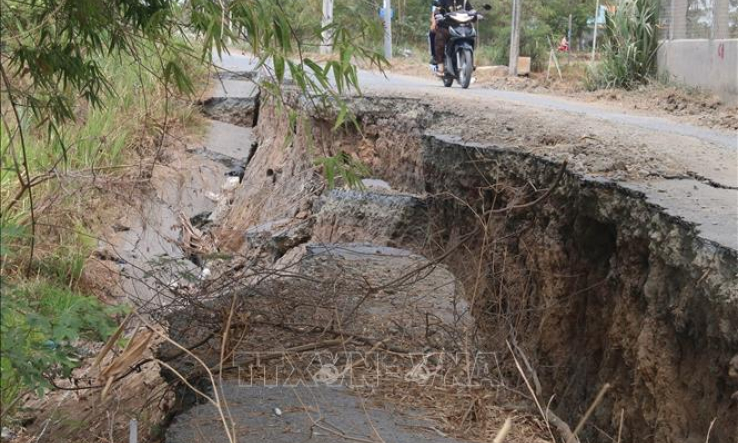 Sạt lở diễn biến phức tạp, ảnh hưởng sản xuất và đời sống người dân Tiền Giang