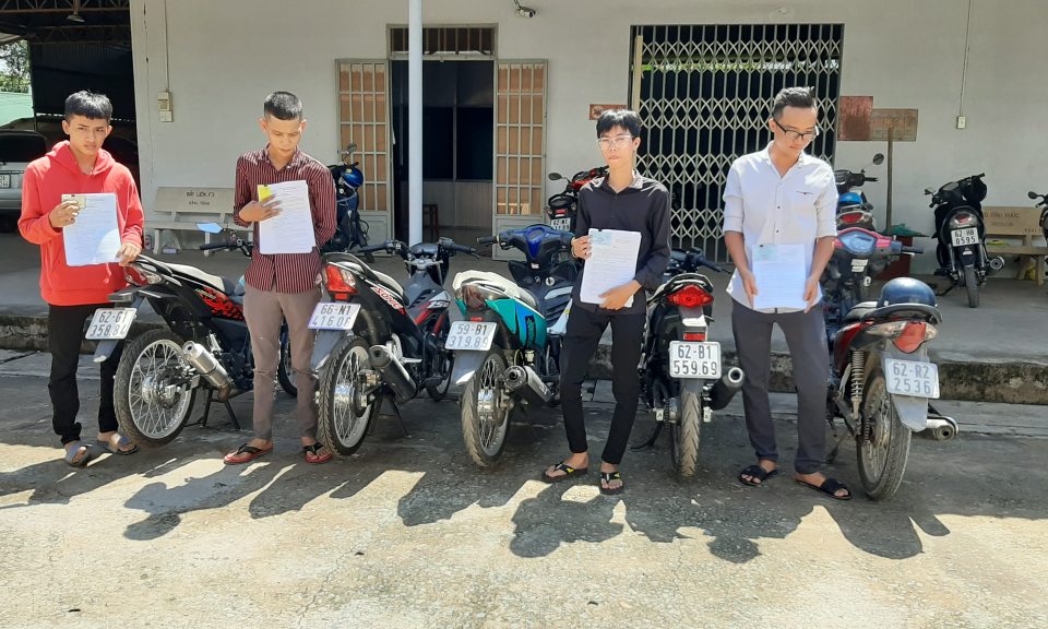 Công an TP Tân An ra quyết định xử phạt đối tượng đua xe trái phép