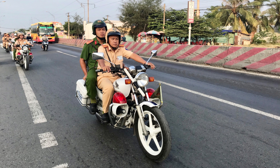 Xử phạt hơn 1.200 trường hợp sau 2 tuần ra quân tổng kiểm soát phương tiện giao thông đường bộ
