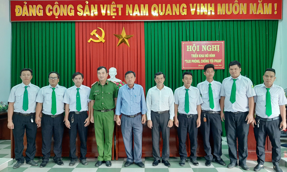 Công an TP Tân An ra mắt mô hình taxi phòng, chống tội phạm