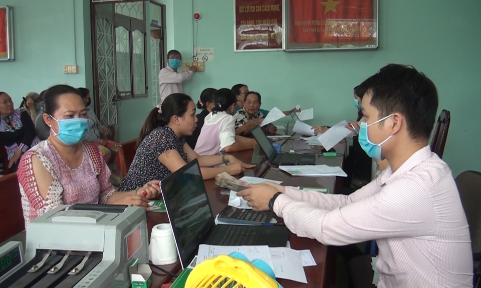 Đức Hòa: Hỗ trợ vốn vay cho hộ khó khăn sau mùa dịch Covid-19