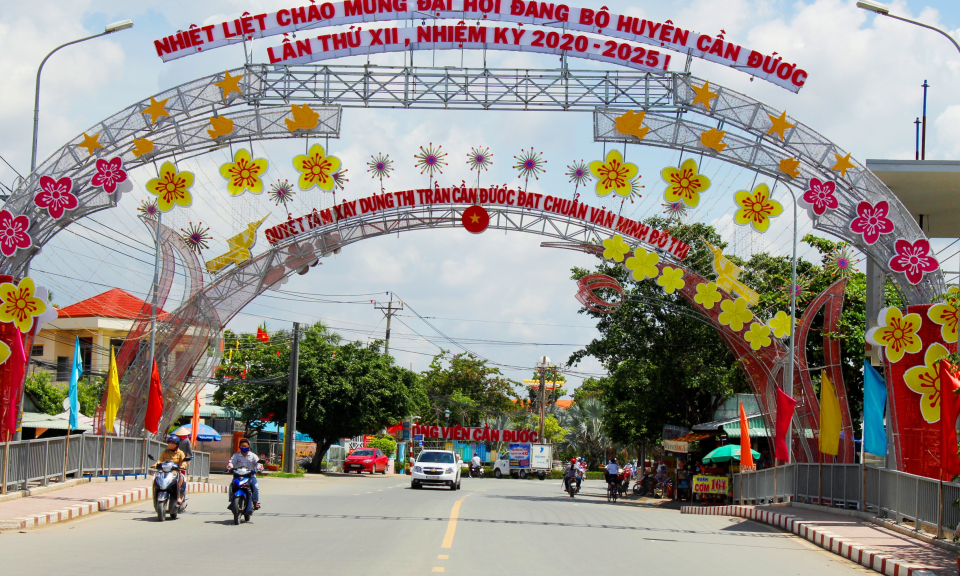 Cần Đước: Trang trí trực quan chào mừng Đại hội Đảng bộ huyện, nhiệm kì 2020-2025