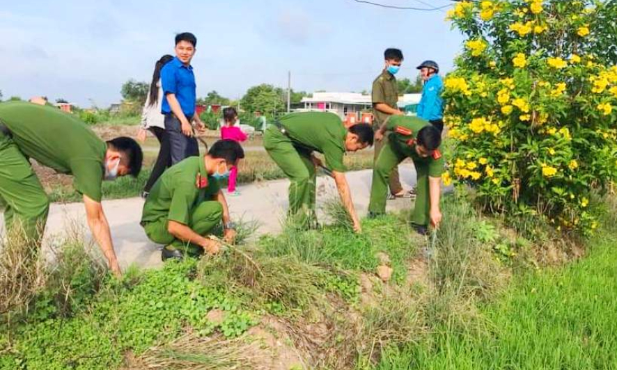 Cần Đước: Ra quân hưởng ứng Tháng hành động vì môi trường