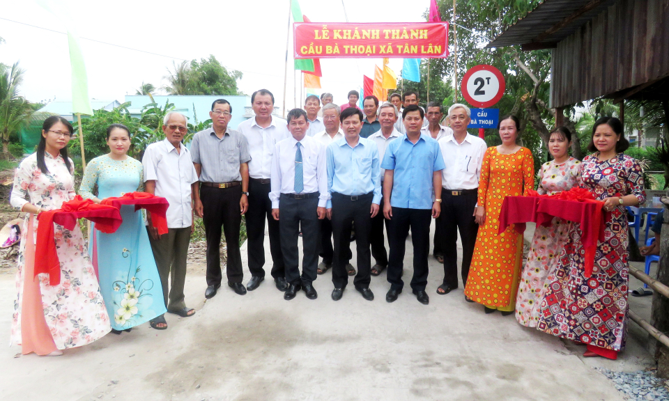 Cần Đước: Khánh thành cầu giao thông nông thôn Bà Thoại, xã Tân Lân