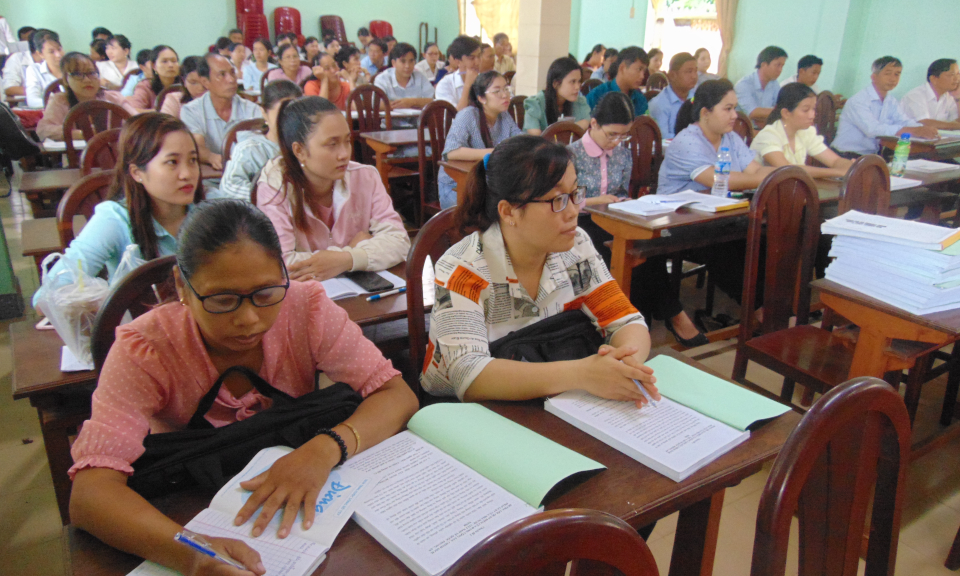 Châu Thành: Khai giảng lớp bồi dưỡng kiến thức quốc phòng &#8211; an ninh