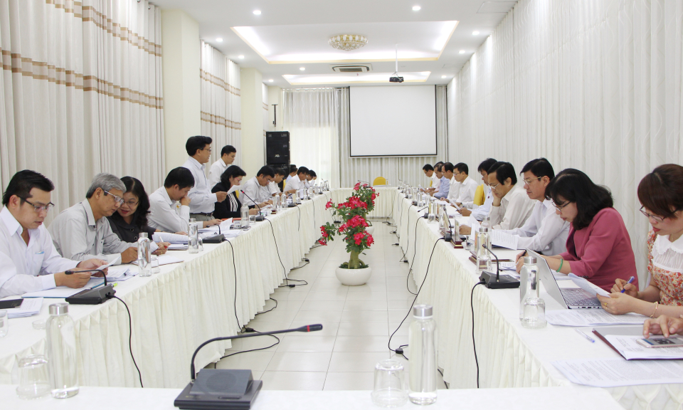 HĐND tỉnh giám sát công tác chăm sóc sức khỏe nhân dân và Bảo hiểm y tế toàn dân tại UBND tỉnh