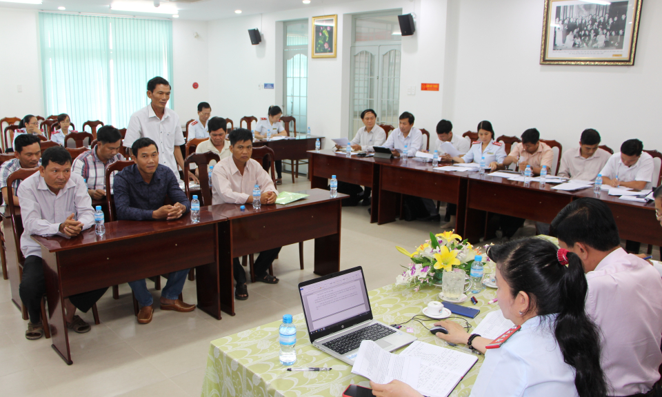 Chủ tịch UBND tỉnh – Trần Văn Cần tiếp công dân huyện Đức Hòa