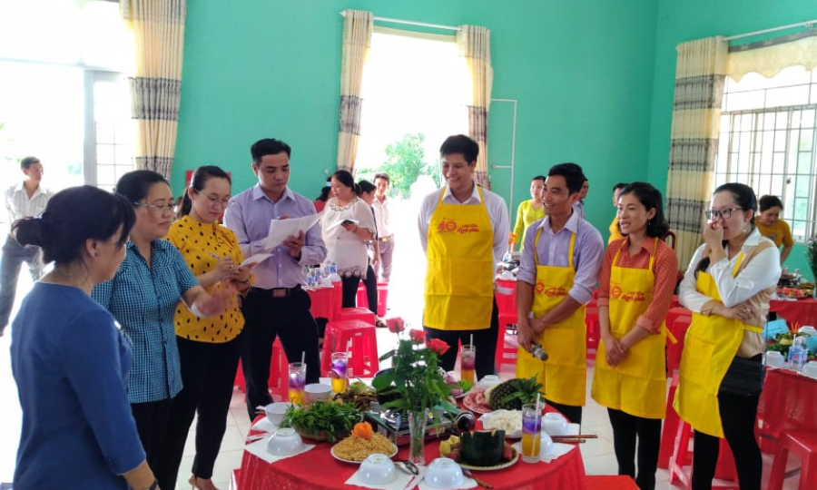 Mộc Hóa: Tuyên dương gia đình văn hóa tiêu biểu