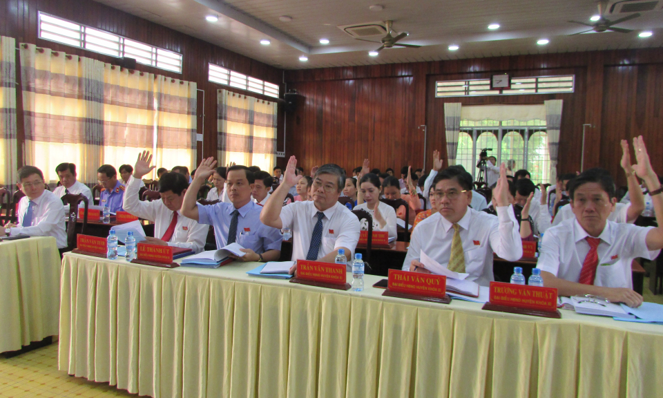 Bến Lức: Kỳ họp thứ 17 HĐND huyện khóa XI, nhiệm kỳ 2016-2021