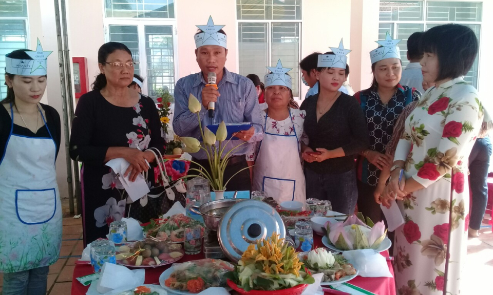 Tân Hưng: Hội thi nấu ăn và họp mặt gia đình văn hóa tiêu biểu