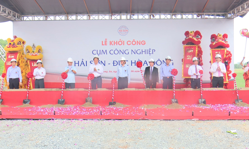 Nguyên chủ tịch nước- Trương Tấn Sang dự lễ Khởi công cụm công nghiệp Hải Sơn