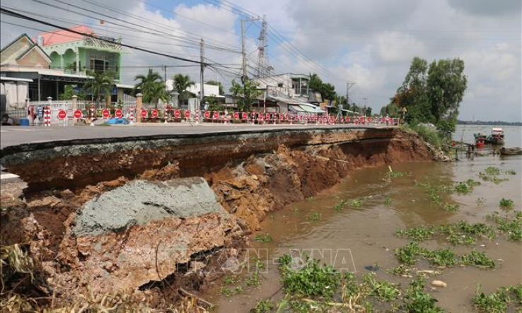 Đoàn công tác Trung ương khảo sát tình hình sạt lở trên tuyến Quốc lộ 91