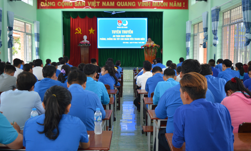 Cần Giuộc: Tuyên truyền ATGT, phòng chống ma túy cho đoàn viên thanh niên