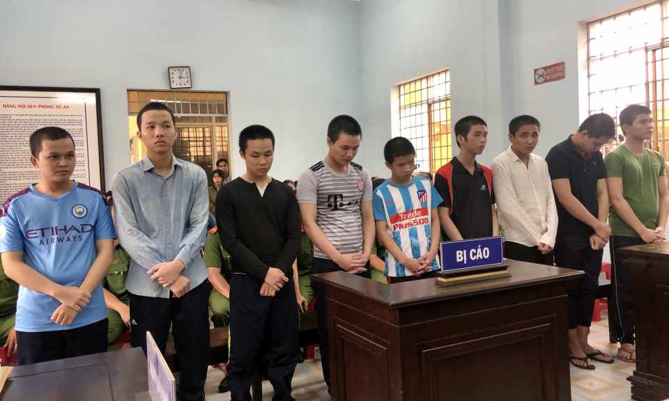 Thủ Thừa: Xét xử 9 đối tượng cướp tài sản ở các quán giải khát
