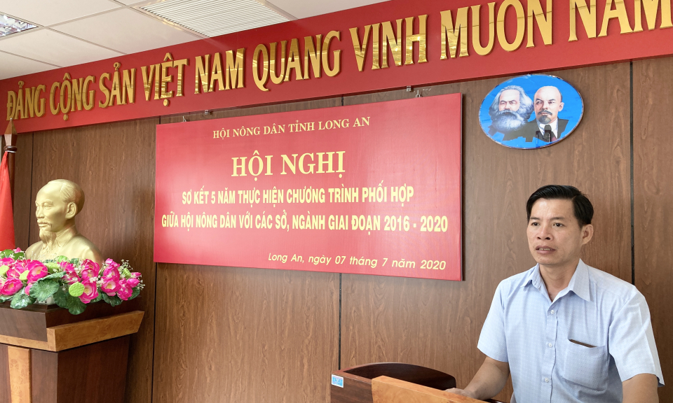 Hội Nông dân sơ kết 5 năm phối hợp với các sở ngành.