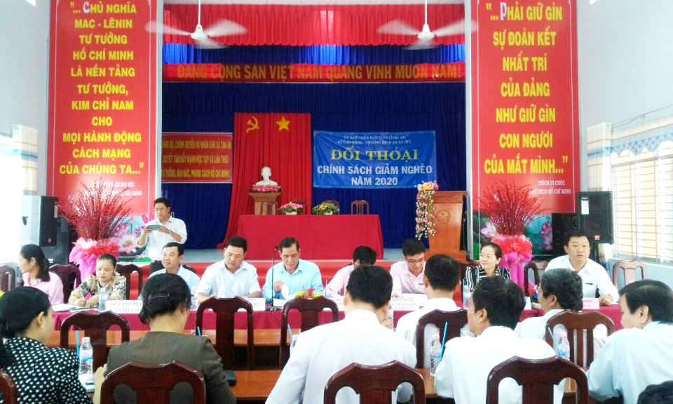 Cần Đước: Diễn đàn đối thoại với hộ nghèo, hộ cận nghèo