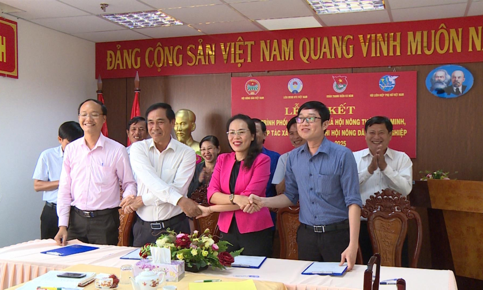 Hội Nông dân ký kết chương trình hợp tác xây dựng nông thôn và chuỗi giá trị sản phẩm
