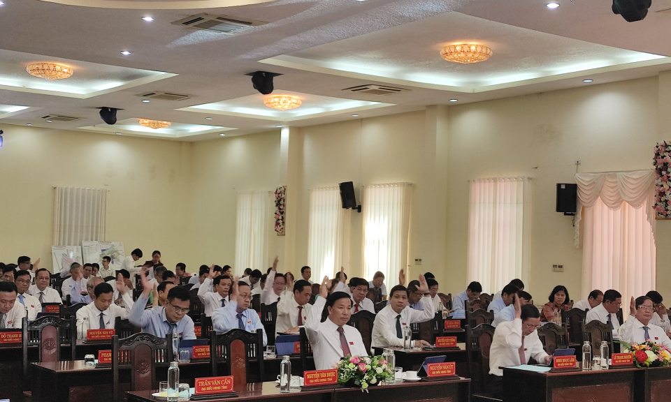 Bế mạc kỳ họp thứ 21 HĐND tỉnh Long An khóa IX thông qua 27 Nghị quyết quan trọng về phát triển kinh tế-xã hội