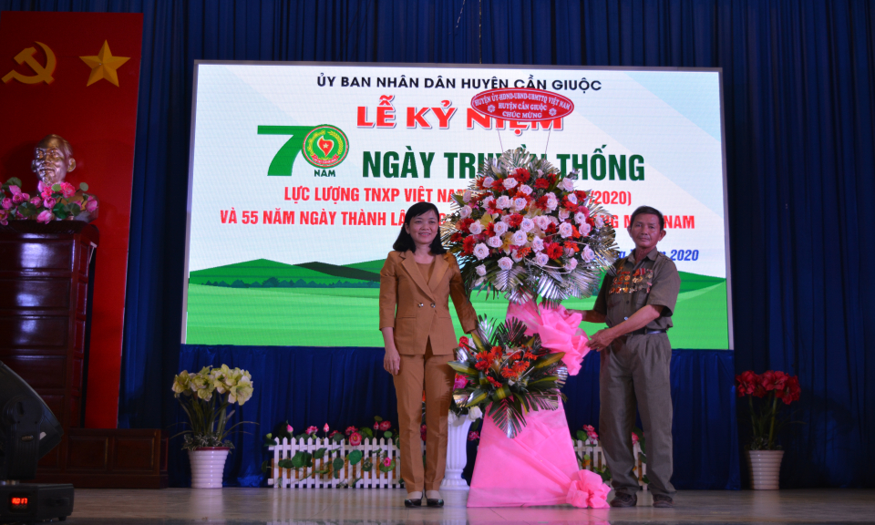 Cần Giuộc: Họp mặt kỷ niệm 70 năm Ngày truyền thống lực lượng Thanh niên xung phong Việt Nam