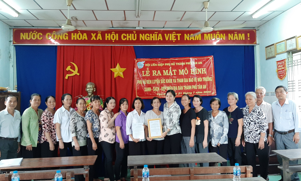 Ra mắt mô hình &#8220;Phụ nữ rèn luyện sức khỏe và tham gia bảo vệ môi trường xanh- sạch- đẹp”