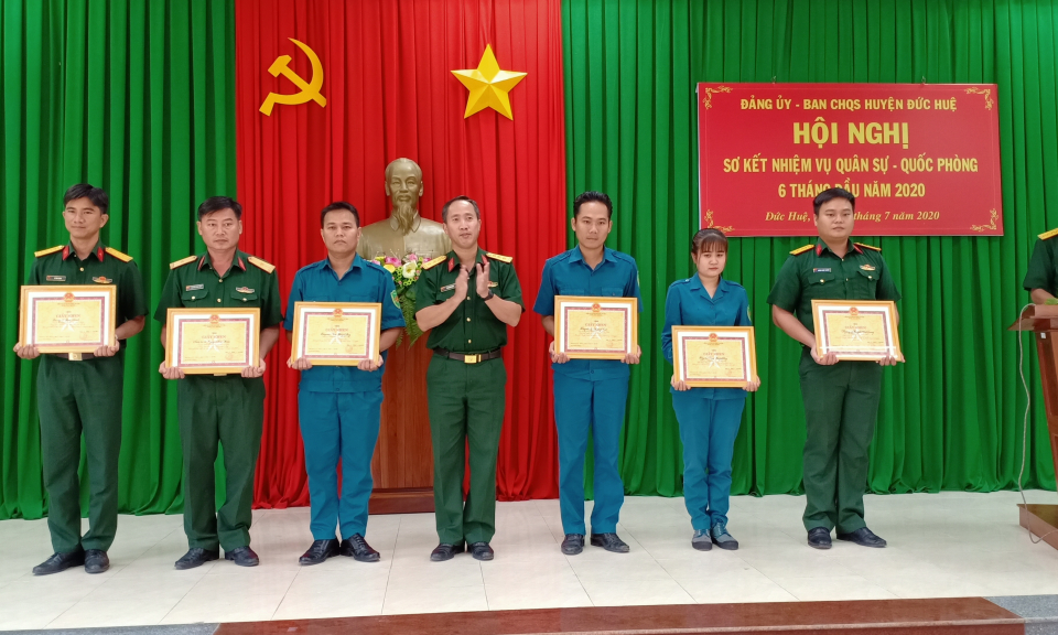 Hội thi sáng tạo kỹ thuật trong LLVT huyện Đức Huệ