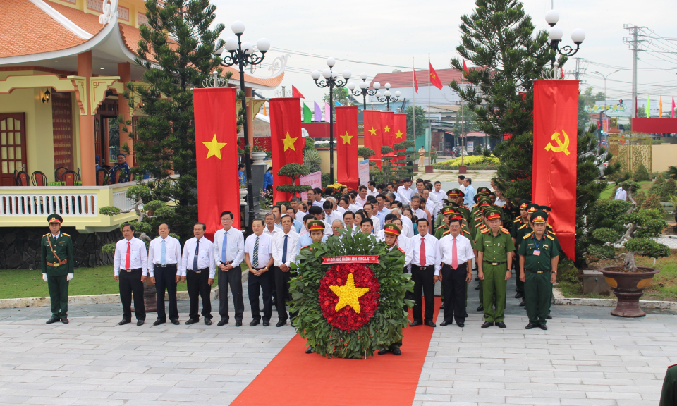 Cần Đước: Họp mặt kỷ niệm 73 năm Ngày thương binh liệt sĩ
