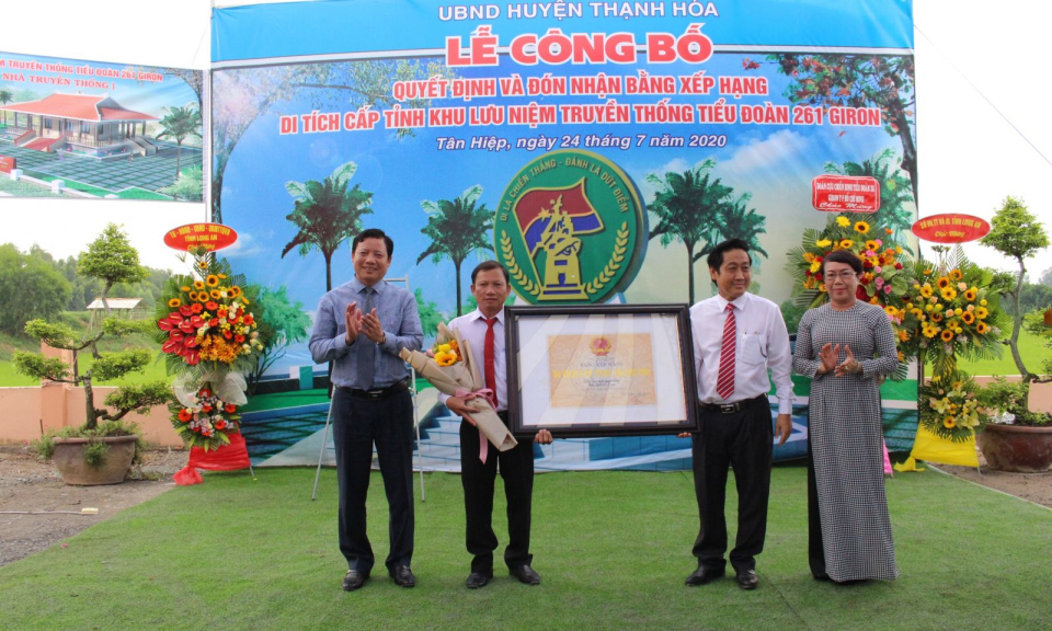 Lễ công bố Quyết định và đón nhận bằng xếp hạng di tích cấp tỉnh Khu lưu niệm truyền thống Tiểu đoàn 261