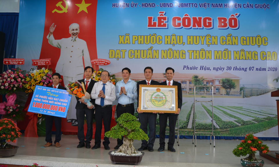 Cần Giuộc: Lễ công bố xã Phước Hậu đạt chuẩn xã nông thôn mới nâng cao