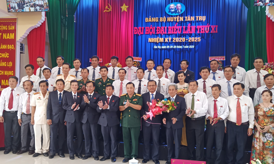 Đại hội Đại biểu Đảng bộ huyện Tân Trụ lần thứ XI thành công tốt đẹp