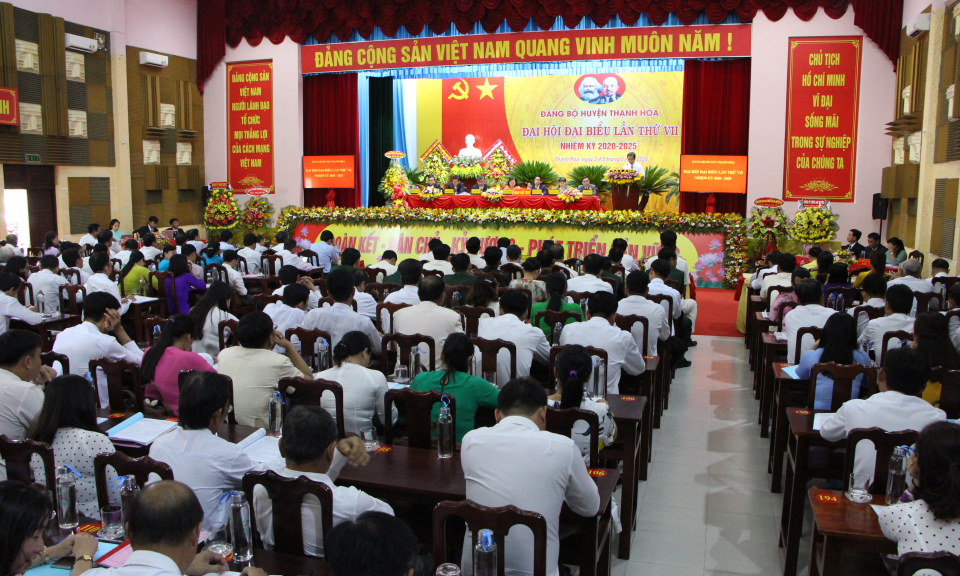 Khai mạc Đại hội đại biểu Đảng bộ huyện Thạnh Hóa lần thứ VII