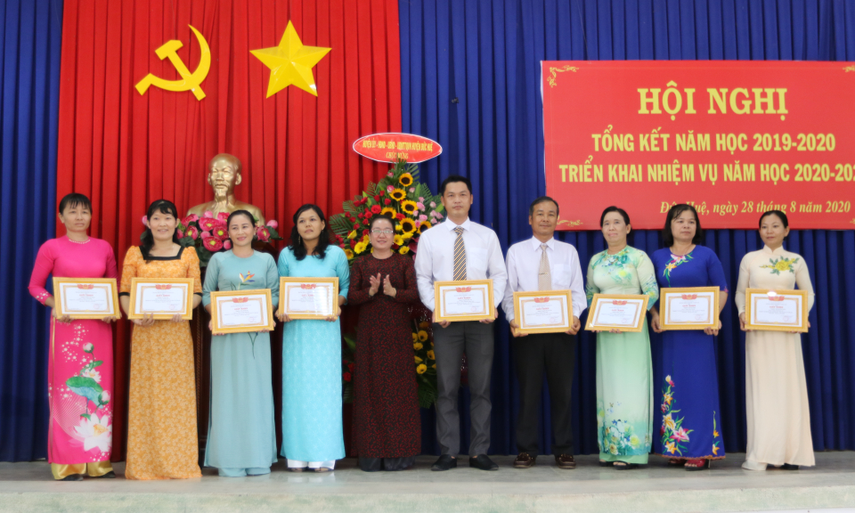 Ngành giáo dục huyện Đức Huệ tập trung nhiệm vụ trọng tậm trong năm học mới 2020 – 2021
