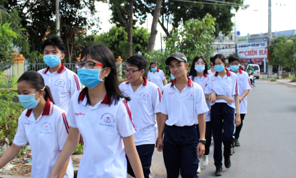 Tuổi trẻ Cần Đước hưởng ứng chương trình “Những bước chân vì cộng đồng”