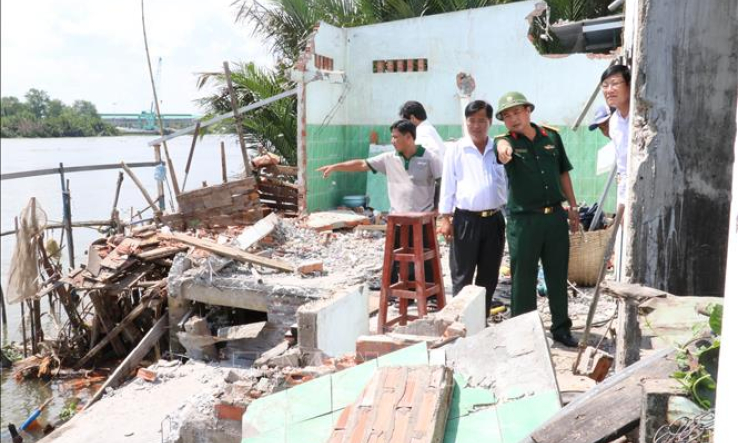 Long An: Người dân sống bất an trong vùng sạt lở