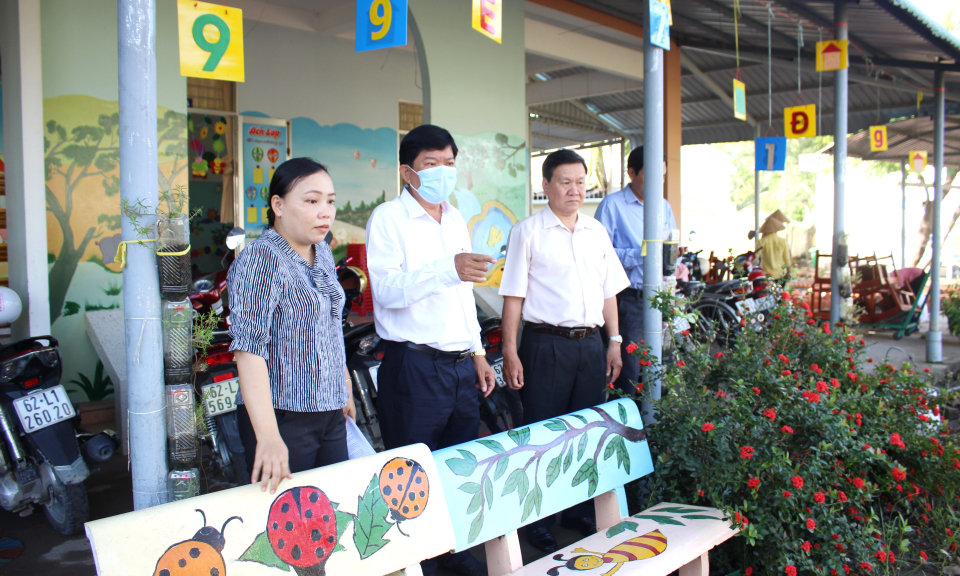 Cần Đước: Kiểm tra công tác chuẩn bị khai giảng năm học mới 2020-2021