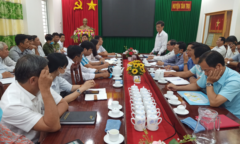 Kiểm tra hoạt động tư pháp tại huyện Tân Trụ