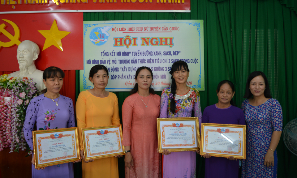 Cần Giuộc: Tổng kết 02 năm thực hiện mô hình dân vận khéo “Tuyến đường, xanh, sạch, đẹp”