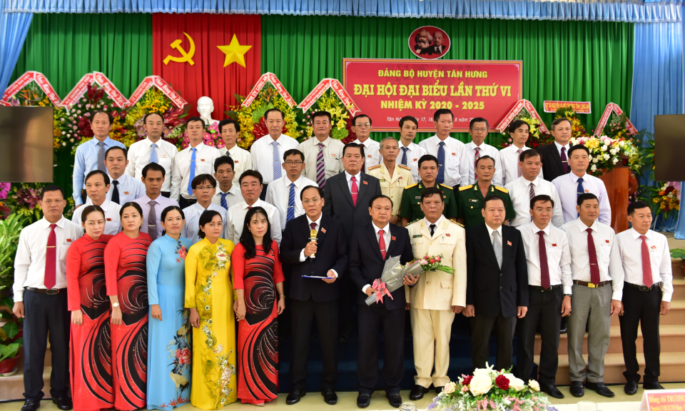 Ông Lê Văn Hùng- tái đắc cử chức vụ Bí thư Huyện ủy Tân Hưng khóa VI , nhiệm kỳ 2020 – 2025