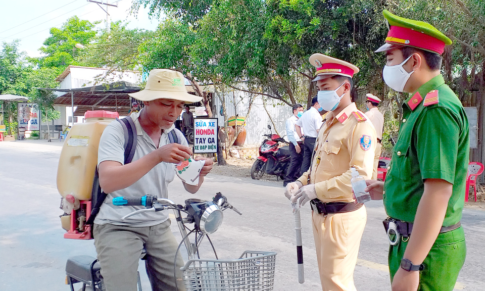 Tân Thạnh: Tình hình trật tự an toàn giao thông giảm cả 3 tiêu chí
